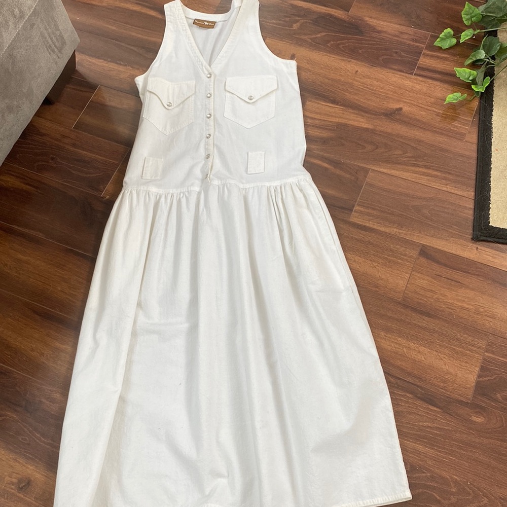Hunters Run Vintage 100% Cotton Sleeveless Snap Down Dress. White 7